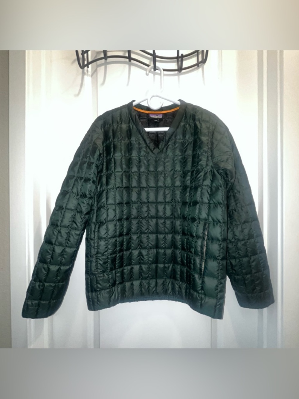Patagonia Men's Recycled Down V-Neck Pullover quilted hunter green